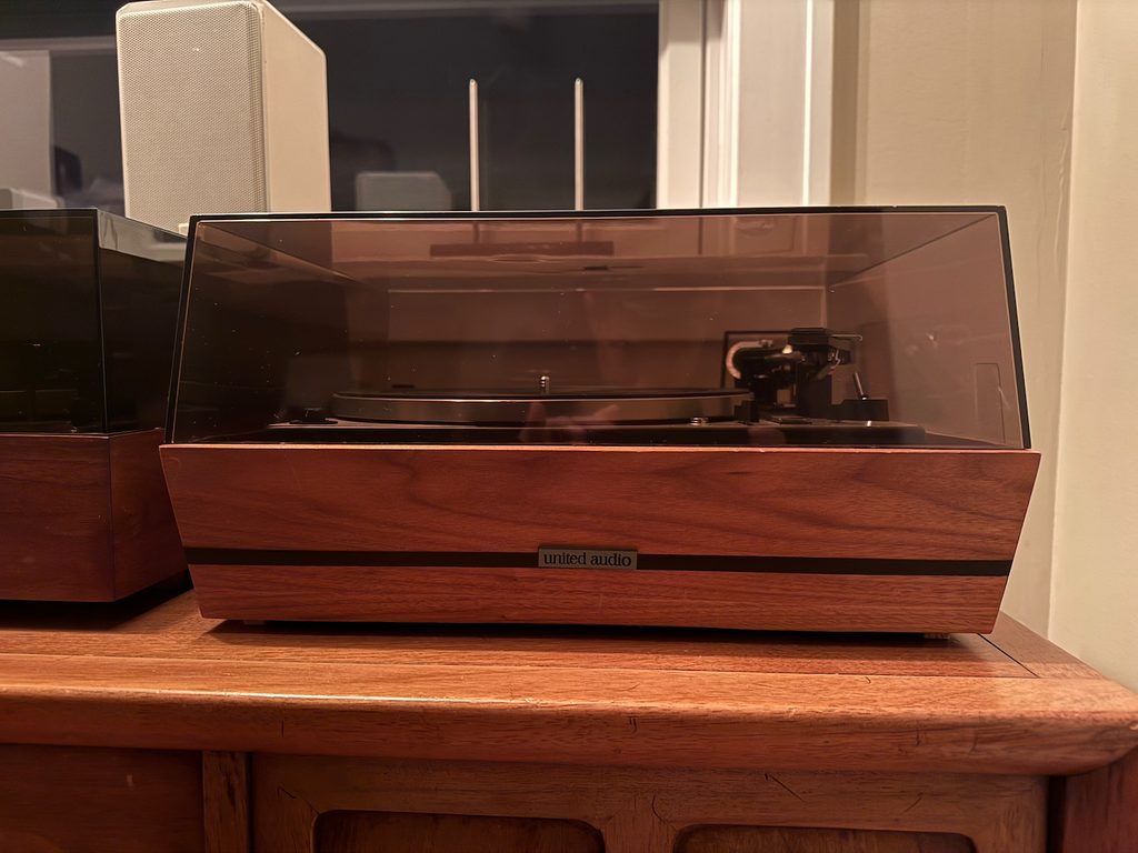 Dual 1228 turntable