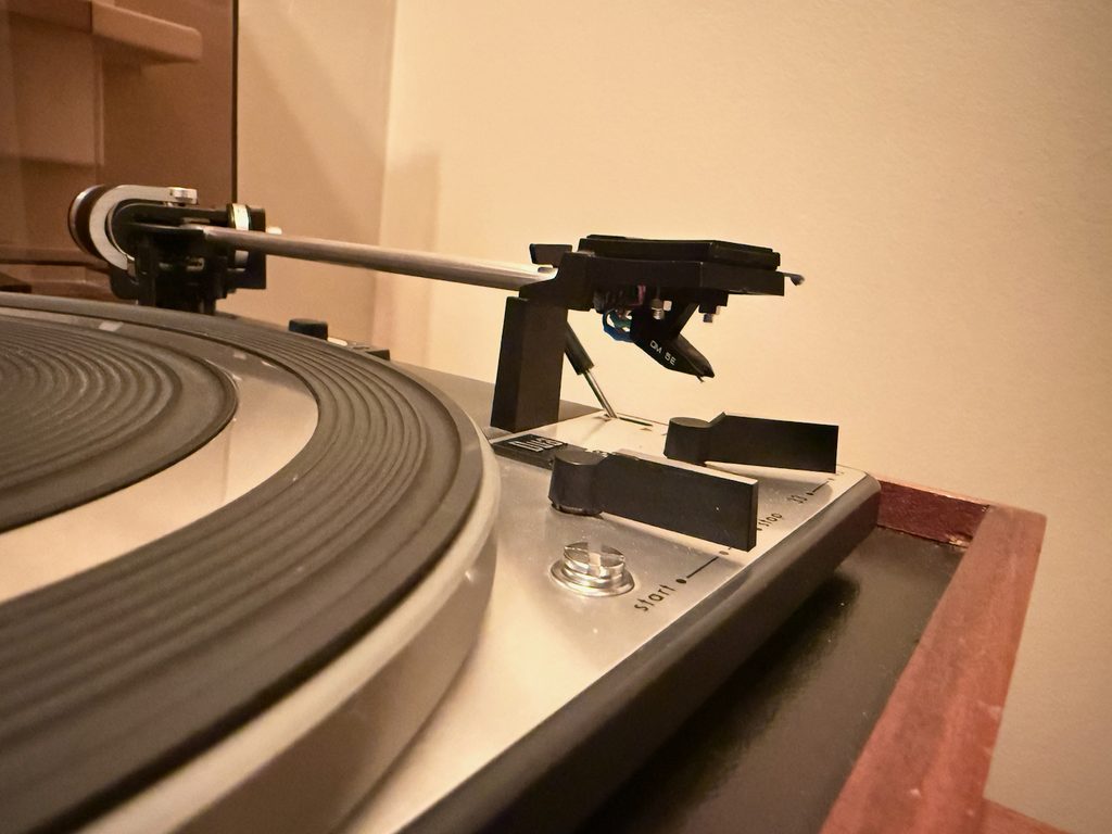 Dual 1228 turntable