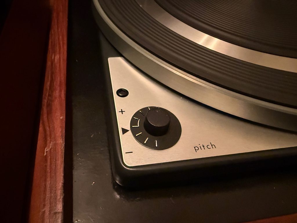 Dual 1228 turntable