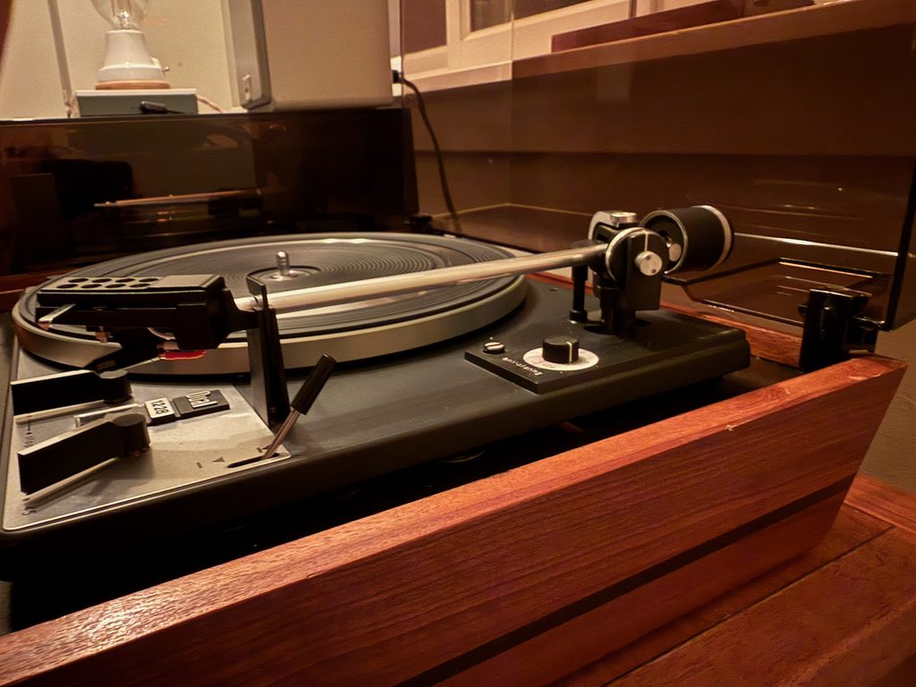 Dual 1228 turntable